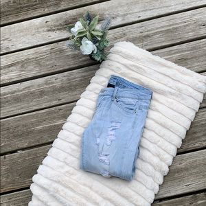 LIGHT BLUE LOW RISE SKINNY JEANS ✨